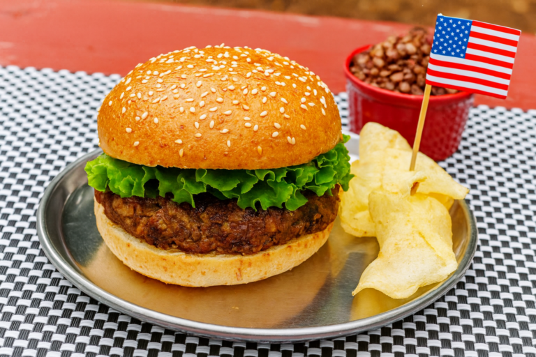 Vegaburger met linzen, champignons en geitenkaas